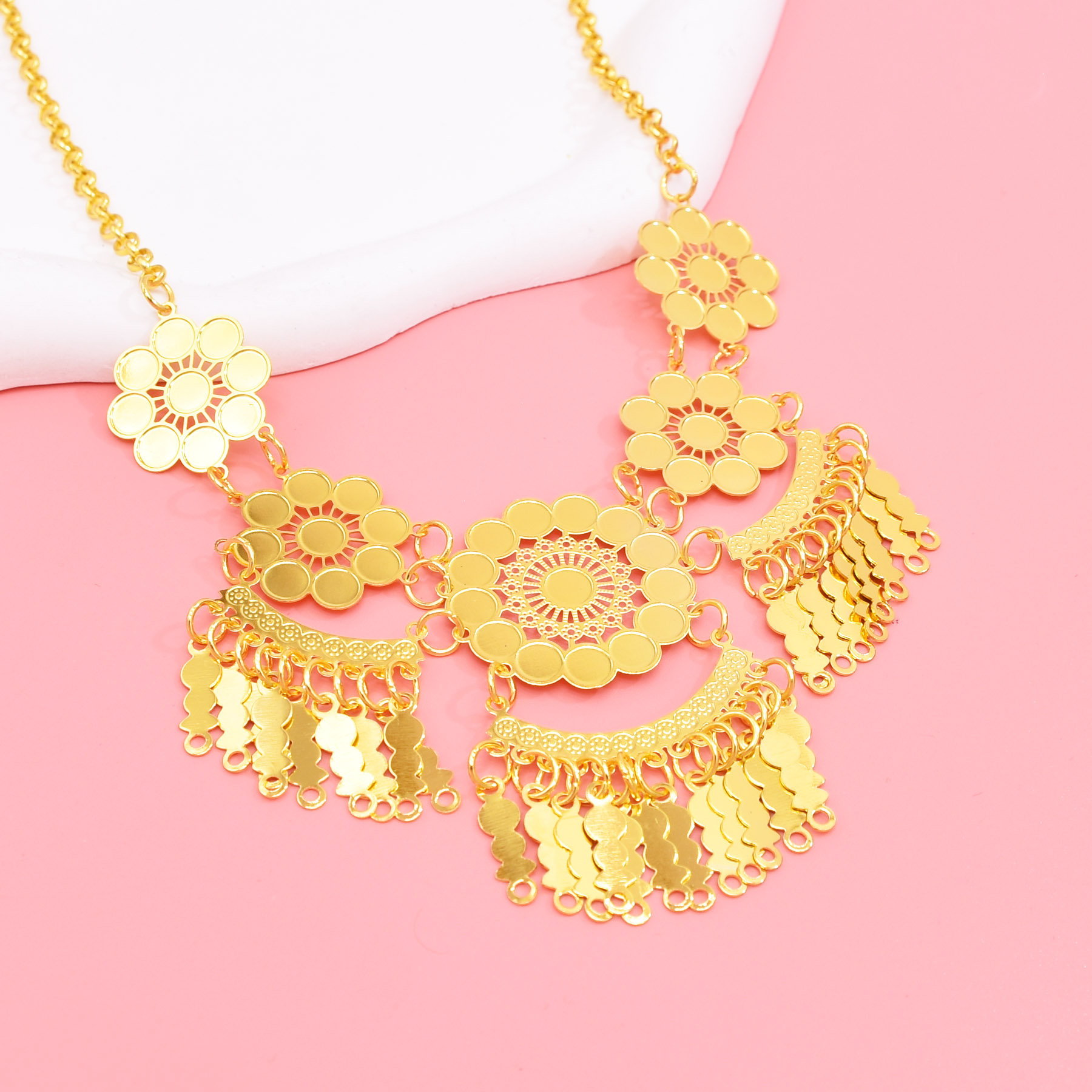Hollow Carving Flower Pendants - Ethnic Fashion Dubai 评论和价格