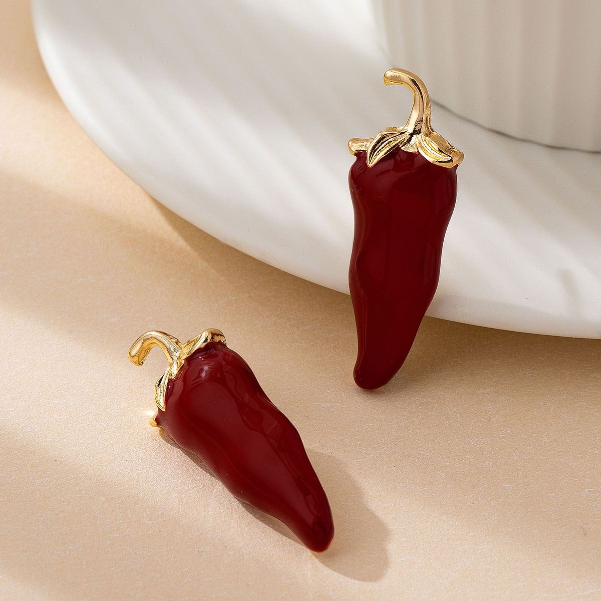 Quirky Chili Stud Earrings Wom - Ethnic Chic Fashion 评论和价格